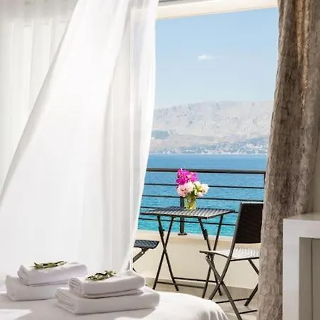 Symphony, Heated Pool - 10m From The Sea