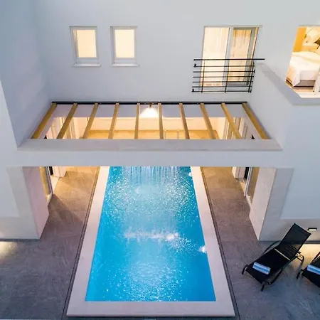 Symphony, Heated Pool - 10m From The Sea *