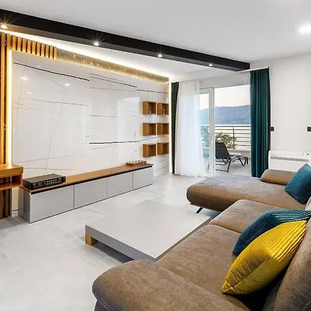 Symphony, Heated Pool - 10m From The Sea Villa *