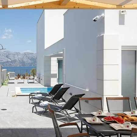 Villa Symphony, Heated Pool - 10m From The Sea