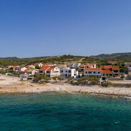 Villa Symphony, Heated Pool - 10m From The Sea *