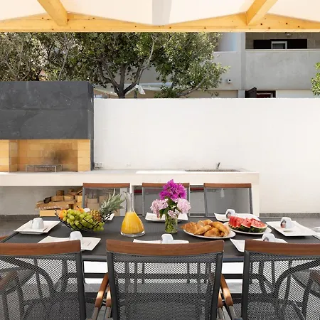 Symphony, Heated Pool - 10m From The Sea